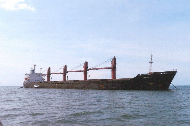 Mỹ cáo buộc Triều Tiên vi phạm lệnh cấm vận của Liên Hợp Quốc và đã giữ tàu Wise Honest chở than của Triều Tiên (Ảnh: AP)