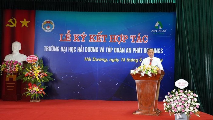 Ông Nguyễn Mạnh Hiển – Bí Thư Tỉnh Ủy Hải Dương phát biểu tại buổi lễ.