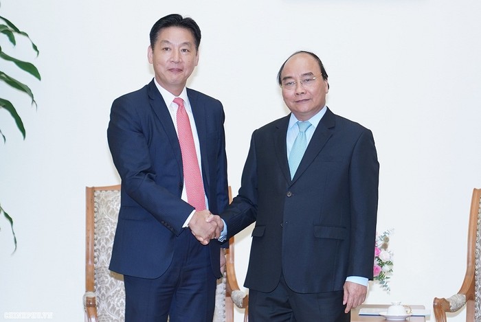 Thủ tướng Nguyễn Xuân Phúc tiếp ông Yasutsugu Iwamura, Giám đốc điều hành AEON Nhật Bản, kiêm Tổng giám đốc AEON Mall Việt Nam.