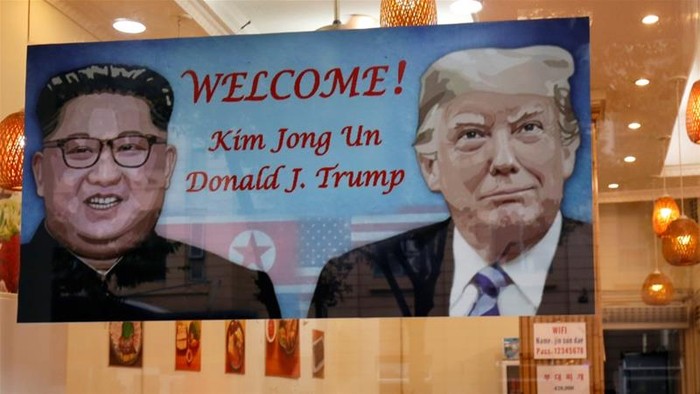 Dù thượng đỉnh Mỹ-Triều chưa mang lại kết quả như mong muốn nhưng nhà lãnh đạo Triều Tiên, Kim Jong-un vẫn duy trì mối quan hệ cá nhân tốt với Tổng thống Trump (Ảnh: Al Jazeera).