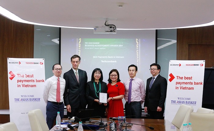 Techcombank được trao giải “Ngân hàng cung cấp dịch vụ thanh toán tốt nhất Việt Nam 2019” với giải pháp thanh toán vượt trội, ứng dụng công nghệ hiện đại để mang đến giải pháp tài chính tối ưu cho cả cá nhân và doanh nghiệp tại Việt Nam.