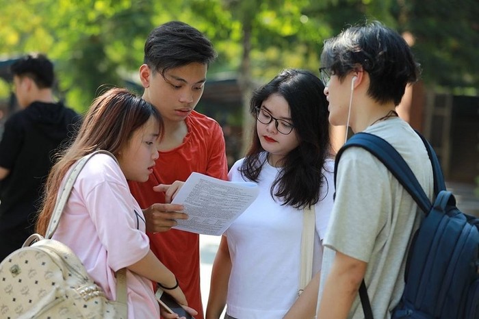 Năm 2019, cụm thi tỉnh Bắc Giang tiếp nhận 1.357 đơn đề nghị phúc khảo bài thi của thí sinh và có 1 thí sinh có điểm sau phúc khảo môn Địa tăng cao nhất từ 2,75 lên 7,25 (Ảnh minh họa: Báo Lao động).