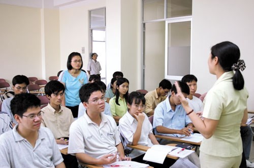 Giáo viên dự bị đại học (Ảnh minh họa: giaoducthoidai.vn).