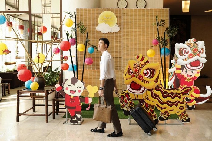 Các khách sạn Mường Thanh trang trí đón trung thu với nguyên vật liệu: Tre, nứa, giấy,..