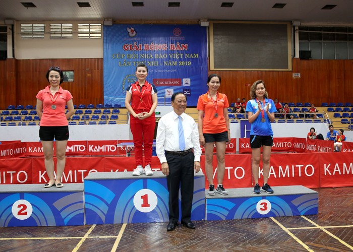 Giải Nhất nội dung thi đấu Đơn nữ dưới 45 tuổi đã thuộc về vận động viên Lê Thị Hương Giang - Liên Chi hội Nhà báo Đài Truyền hình Việt Nam.