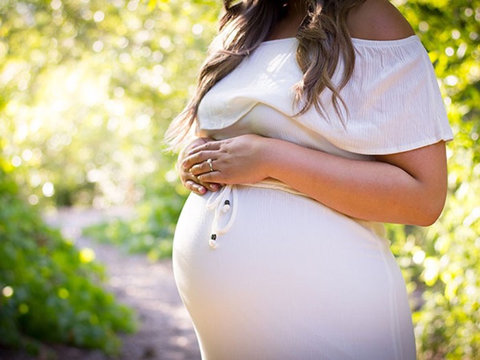Nhiễm độc thai nghén ảnh hưởng trực tiếp đến quá trình cung cấp chất dinh dưỡng cho thai nhi (Ảnh: theo boldsky).