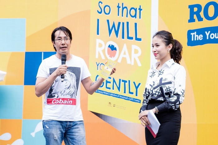 Có mặt tại buổi lễ Ra mắt cuốn sách “So That I Will Roar You Gently”, Nhà báo Trương Anh Ngọc đã bày tỏ sự thán phục của mình khi được đọc những câu chuyện của các bạn học sinh trẻ tuổi.