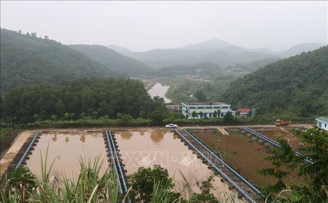 Các bể chứa xử lý nước của Nhà máy nước sông Đà. Ảnh: Thanh Hải/TTXVN