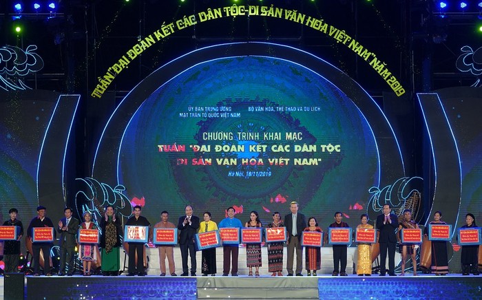 Thủ tướng khai mạc Tuần “Đại đoàn kết các dân tộc - Di sản Văn hoá Việt Nam”.