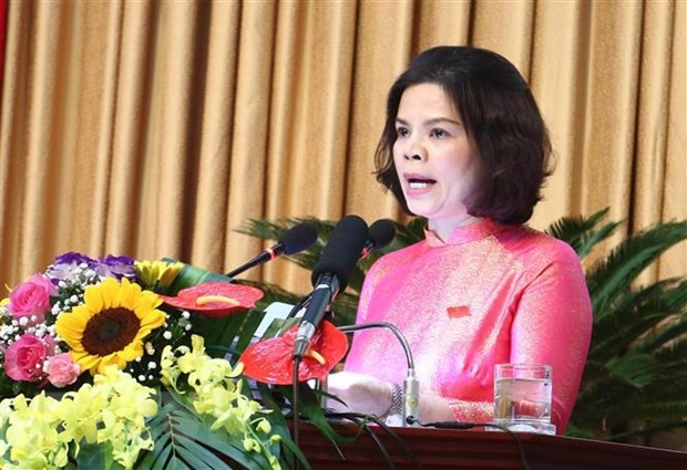 Tân Chủ tịch Ủy ban Nhân dân tỉnh Bắc Ninh, bà Nguyễn Hương Giang phát biểu nhậm chức. (Ảnh: Diệp Trương/TTXVN)