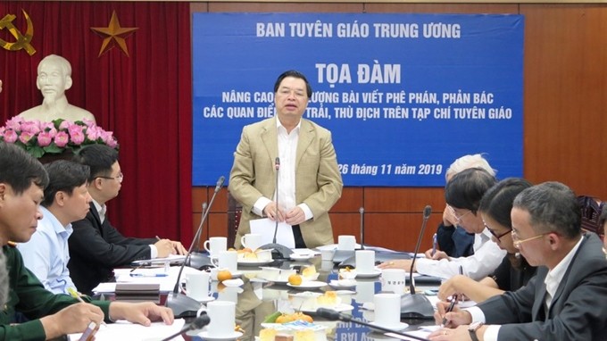 Đồng chí Lê Mạnh Hùng - Phó Trưởng Ban Tuyên giáo Trung ương phát biểu chỉ đạo tại Tọa đàm.
