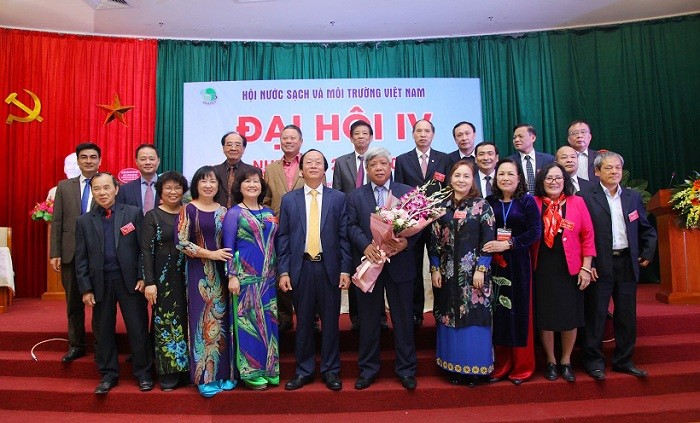 Nguyên Thứ trưởng Bộ Tài nguyên và Môi trường ông Nguyễn Linh Ngọc được bầu giữ chức Chủ tịch Hội Nước sạch và Môi trường Việt Nam nhiệm kỳ IV (2019 - 2024).
