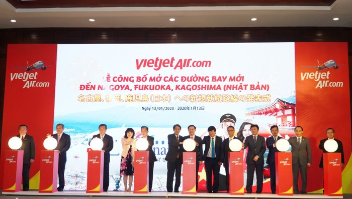 Nghi thức chính thức công bố 5 đường bay mới kết nối Hà Nội, Thành phố Hồ Chí Minh, Đà Nẵng với Nagoya, Fukushima và Kagoshima (Nhật Bản).