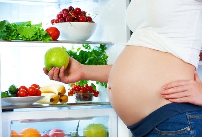 Chế độ dinh dưỡng phù hợp sẽ kích thích não bộ trẻ phát triển ngay từ khi còn trong bụng mẹ.