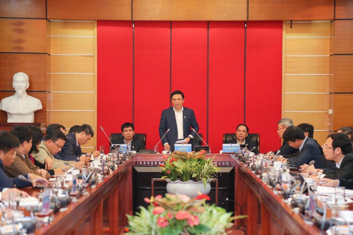 Tổng giám đốc Tập đoàn Dầu khí Việt Nam (PVN) - ông Lê Mạnh Hùng phát biểu tại hội nghị.
