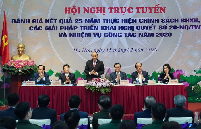 Thủ tướng Nguyễn Xuân Phúc dự hội nghị về chính sách bảo hiểm xã hội.
