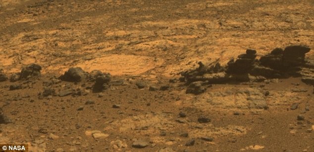 Opportunity chụp lại các bức hình những viên đá trên sao Hỏa vào cuối tháng trước.