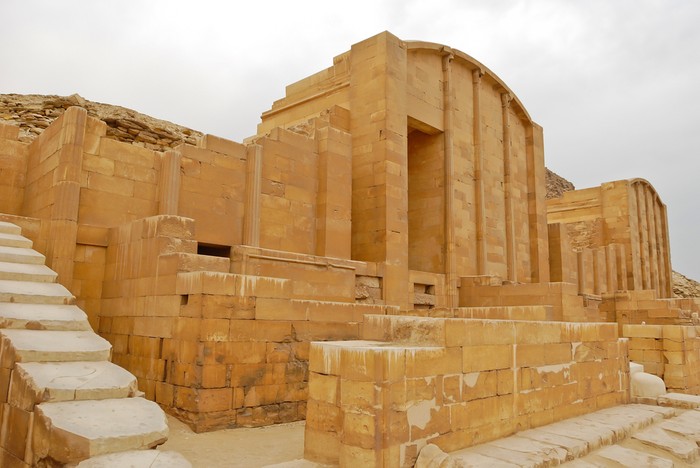 Một nhà thờ nhỏ ở cung điện Hep-Sed ở kim tự tháp bậc thang Djoser