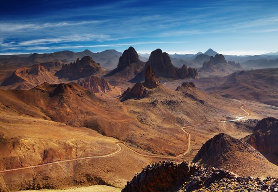 Dãy núi Hoggar ở Algeria nằm ở trung tâm Sahara