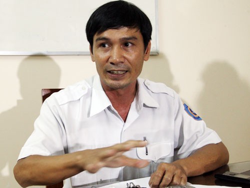 Ông Phạm Hiển - Giám đốc Vung tau MRCC thông báo việc cứu nạn sẽ tiếp tục ngay khi điều kiện cho phép