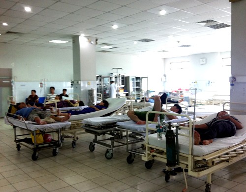 Phòng cấp cứu bệnh viện Nhân dân Gia Định tĩnh lặng trở lại sau đêm náo động của bọn côn đồ