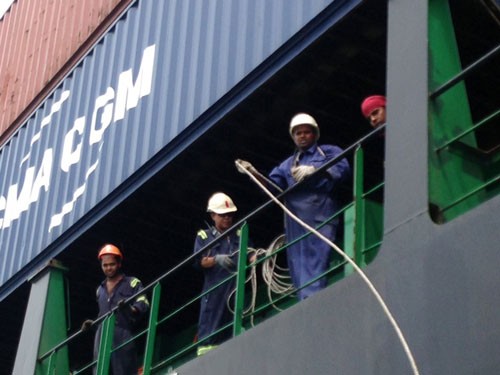 Thủy thủ trên tàu container Sima Sipphire