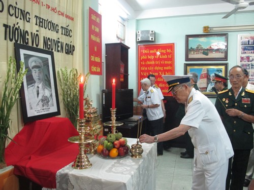 Bàn thờ Đại tướng Võ Nguyên Giáp đầu tiên tại TP. HCM do một cấp cơ sở thành lập.