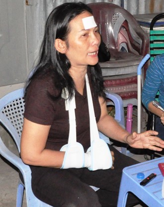 Bà Nguyễn Cửu Thị Lành trình báo vụ việc tại cơ quan công an