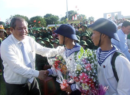 Ông Trần Minh Sanh trong ngày hội giao quân của tỉnh Bà Rịa - Vũng Tàu hồi tháng 9/2013