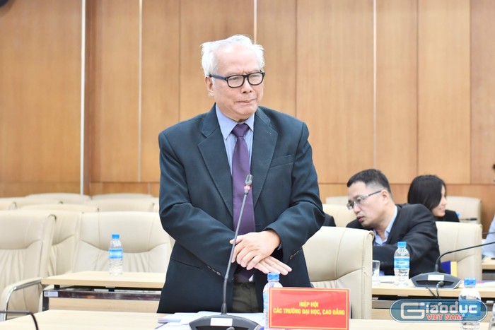Tiến sĩ Lê Viết Khuyến, Phó Chủ tịch Hiệp hội Các trường đại học, cao đẳng Việt Nam nêu ý kiến. (Ảnh: Huệ Mai).