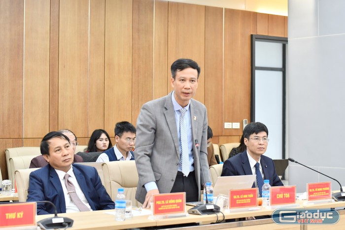 Giáo sư, Tiến sĩ Lê Anh Tuấn, Chủ tịch Hội đồng trường Đại học Bách Khoa Hà Nội thay mặt chủ tọa phát biểu. (Ảnh: Huệ Mai).
