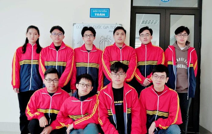 10 thí sinh đội tuyển Toán Trường Trung học phổ thông Chuyên Hùng Vương đều đoạt giải. Trong đó có 2 giải Nhất, 5 giải Nhì và 3 giải Ba. (Ảnh: Sở Giáo dục và Đào tạo tỉnh Phú Thọ).