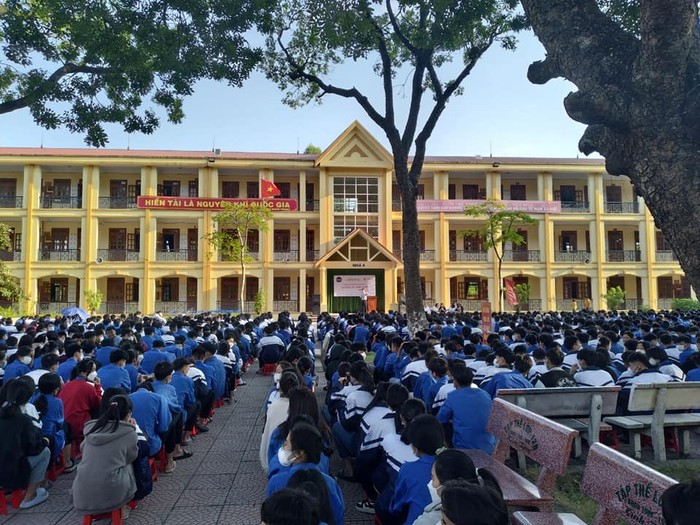 Học sinh Trường Trung học phổ thông Việt Yên số 1 trong buổi sinh hoạt ngoại khoá. (Ảnh: Nhân vật cung cấp).
