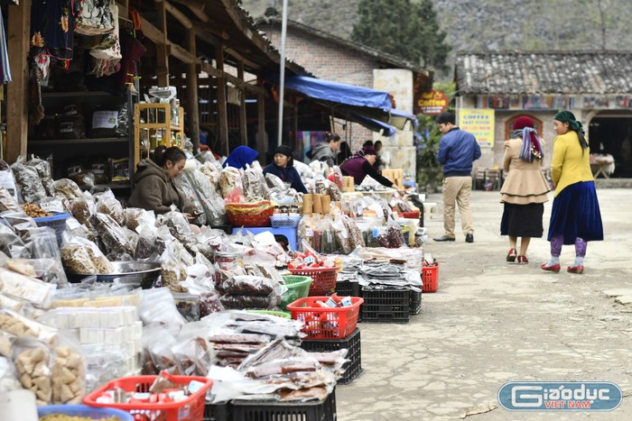Chợ Tết ở vùng cao Hà Giang. Ảnh: Ngọc Mai