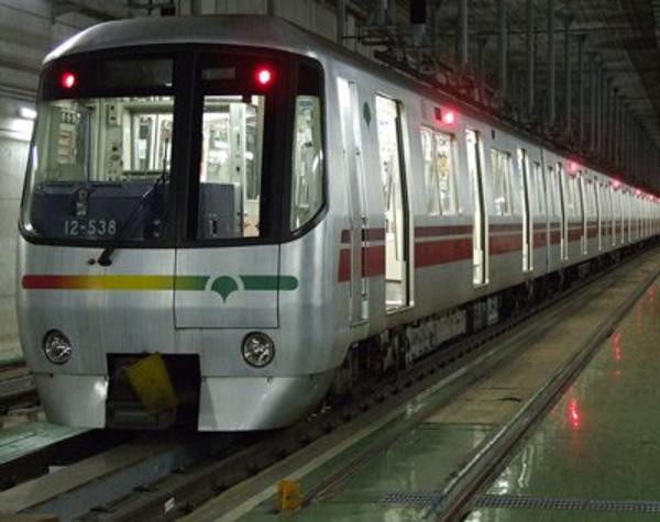 5. Tuyến tàu điện ngầm Toei Oedo Chi phí dự án: 23 tỷ USD. Nhật Bản mất gần 10 năm mới xây dựng xong tuyến tàu điện này. Với 23 tỷ USD, đây là tuyến tàu điện ngầm đắt nhất thế giới.