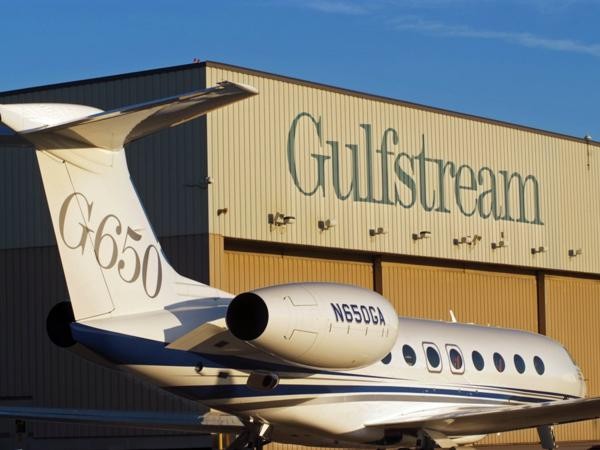 Hãng sản xuất máy bay tư nhân Gulfstream đã cho ra đời chiếc máy bay thân rộng G650 đầu tiên tại xưởng sản xuất của hãng ở Savannah, Ga.