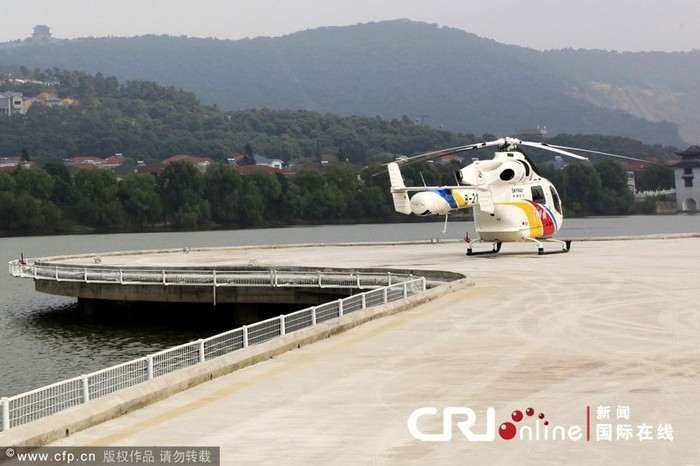 Giai đoạn 2011-2015, Công ty TNHH hàng không Hoa Tây Giang Tô sẽ mở rộng lên đội bay gồm 5 máy bay trực thăng và máy bay phản lực để tham gia các dịch vụ khác trong đó có cứu hộ khẩn cấp.