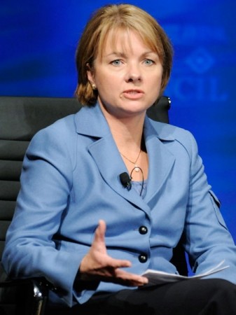 7. Angela Braly, CEO hãng dịch vụ y tế WellPoint Tổng tiền thù lao năm 2011: 13.258.142 USD Lương và thưởng tiền mặt: 1.144.000 USD Thưởng cổ phiếu và các khoản khác: 10.000.522 USD Đảm nhận chức vụ CEO từ: Tháng 6/2007