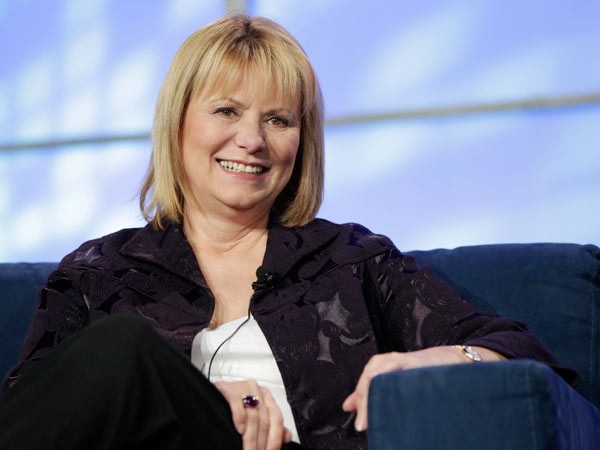 5. Carol Bartz – Cựu CEO của Yahoo Tổng tiền thù lao năm 2011: 16.369.535 USD Tiền lương và thưởng tiền mặt: 735.025 USD Tiền thưởng cổ phiếu và các khoản khác: 12.015.587 USD Đảm nhận vị trí CEO từ: Tháng 1/2009 - 9/2011