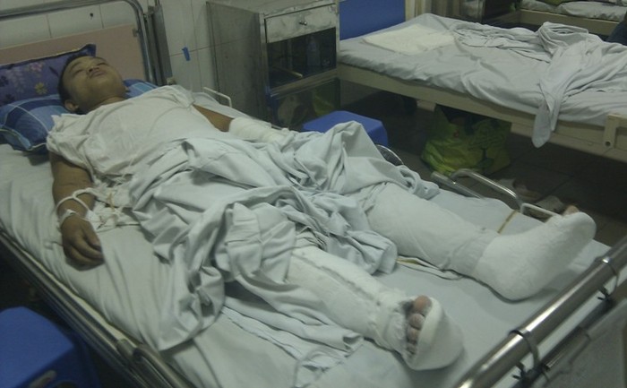Hình ảnh của Huấn tại bệnh viện Việt Đức.