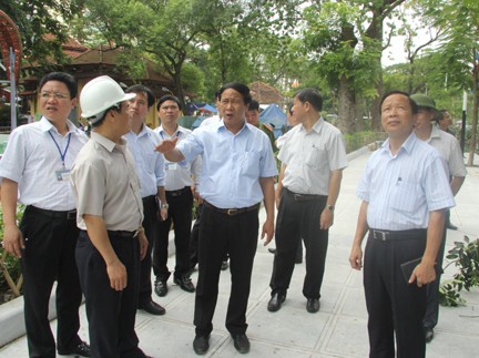 Lãnh đạo UBND TP Hải Phòng kiểm tra công tác phòng, chống bão tại quận Hồng Bàng.