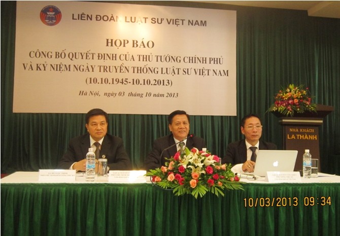 LS,TS Đỗ Ngọc Thịnh và một số lãnh đạo LĐLSVN tại cuộc họp báo.