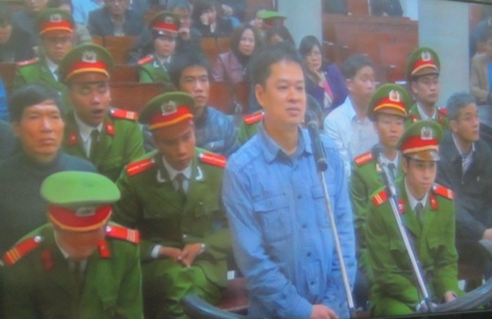 Đồng Xuân Phong - một tội phạm trốn lệnh truy nã giúp Dương Chí Dũng bỏ trốn.
