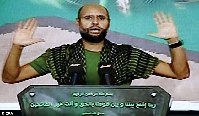 Saif al-Islam, con trai Đại tá Gaddafi, trong bài phát biểu phát sóng trên đài truyền hình Libya hôm 21/8.