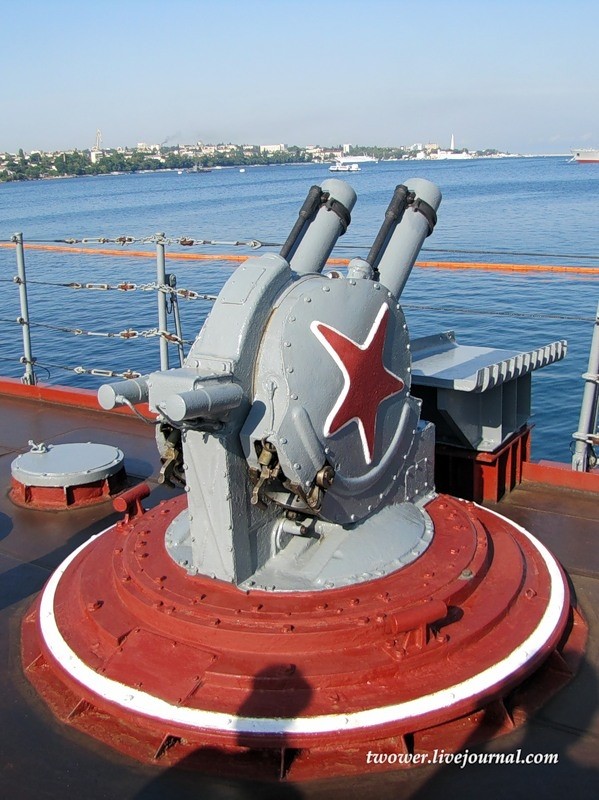 Tuần dương hạm hạng nặng Moskva thuộc Hạm đội Biển Đen của Hải quân Nga hiện đang đồn trú tại quân cảng Sevastopol ở Ukraina.