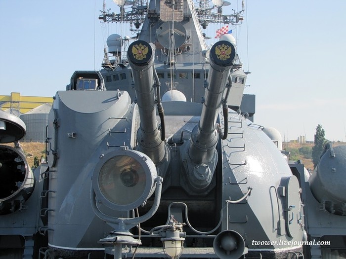 Tuần dương hạm hạng nặng Moskva thuộc Hạm đội Biển Đen của Hải quân Nga hiện đang đồn trú tại quân cảng Sevastopol ở Ukraina.