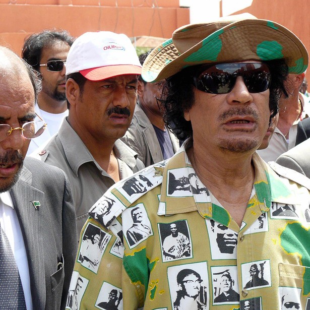 Gaddafi đề nghị thành lập một Tổ chức Hiệp ước Nam Đại Tây Dương đối đầu với NATO, nói: "Các cường quốc thế giới muốn tiếp tục giữ quyền lực của họ. Bây giờ chúng ta phải chiến đấu để xây dựng quyền lực của riêng chúng ta."
