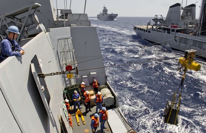 Ba chiến hạm Durance class AOR, Chevalier Paul và Mistral là một trong số hơn 10 chiến hạm của liên quân đang tham gia sứ mệnh tuần tra, cấm vận ngoài khơi bờ biển Libya theo uỷ quyền của Liên Hợp Quốc.