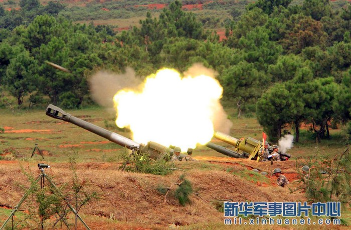 Hoả lực được bắn từ phía các mục tiêu từ các trận địa trọng pháo được nguỵ trang khá kỹ càng bằng các vật liệu nhân tạo do Trung Quốc chế tạo.