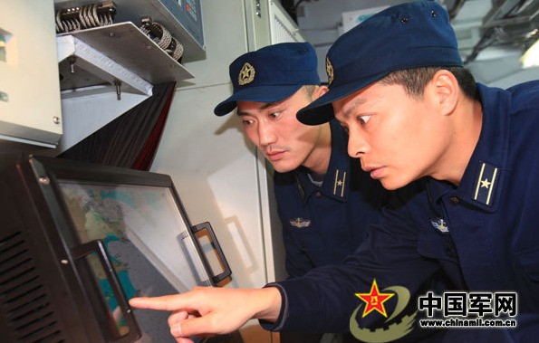 Chiến hạm 2 thân siêu tốc của Hải quân Trung Quốc